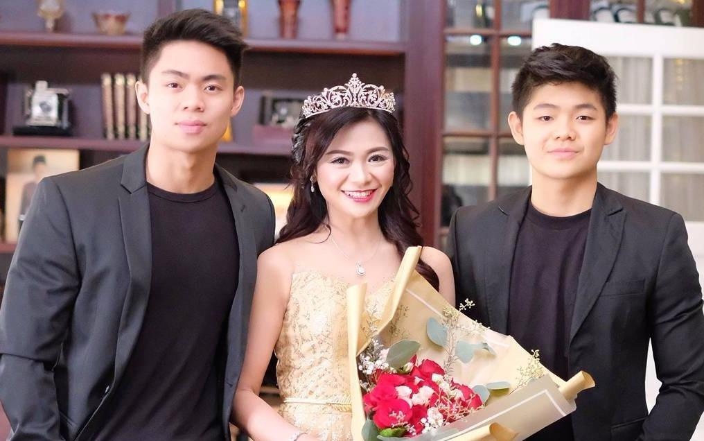 Ba me 50 tuoi gay bat ngo khi tre trung nhu ban cua con trai hinh anh