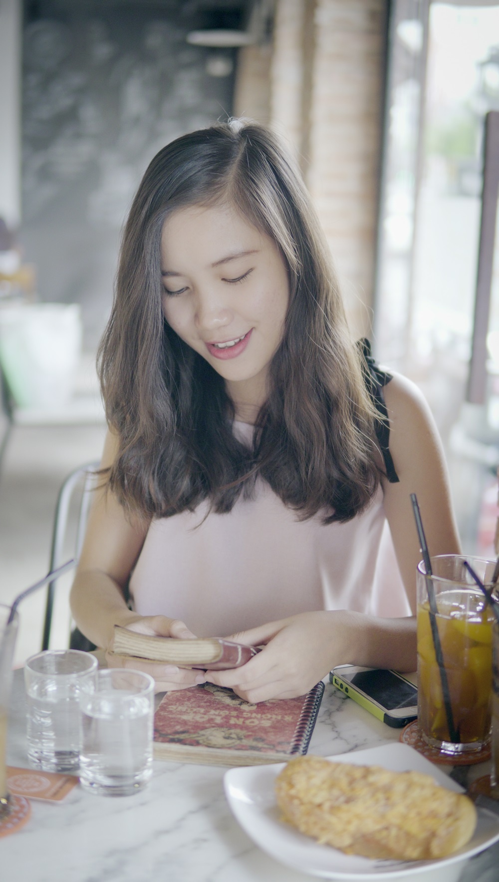 thu khoa kep truong su pham anh 6