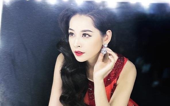 10 hot girl noi tieng co nhieu fan nhat trong gioi tre Viet hinh anh