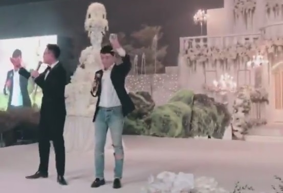 Seung Ri chuc phuc trong dam cuoi cua ban hinh anh