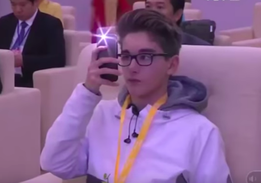 Chang trai ngoai quoc noi tieng Viet hinh anh