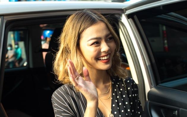 Fan xep hang tu 5h sang de gap Lily Maymac tai Sai Gon hinh anh