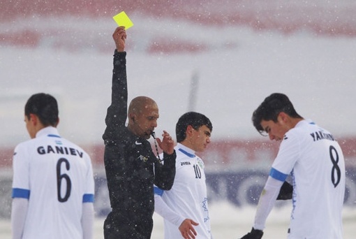 Trong tai bat tran chung ket U23 chau A duoc dan mang khen cong tam hinh anh