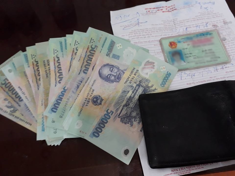 chàng trai đánh rơi 17,  5 triệu đồng ảnh 3 chang trai danh roi 17,  5 trieu dong anh 3