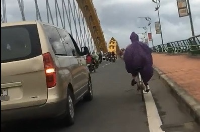 chàng trai nhận được 17, 5 triệu đánh rơi ảnh 3 chang trai nhan duoc 17, 5 trieu danh roi anh 3