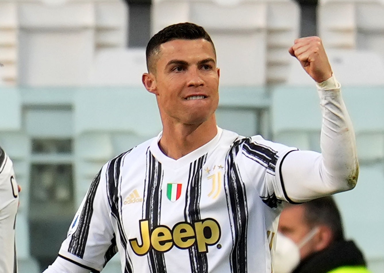 Cristiano Ronaldo anh 1