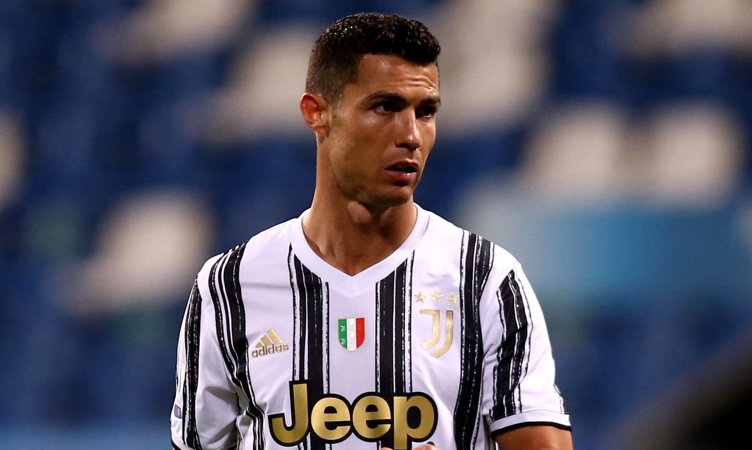 Me cua Ronaldo thuyet phuc con trai roi Juventus hinh anh