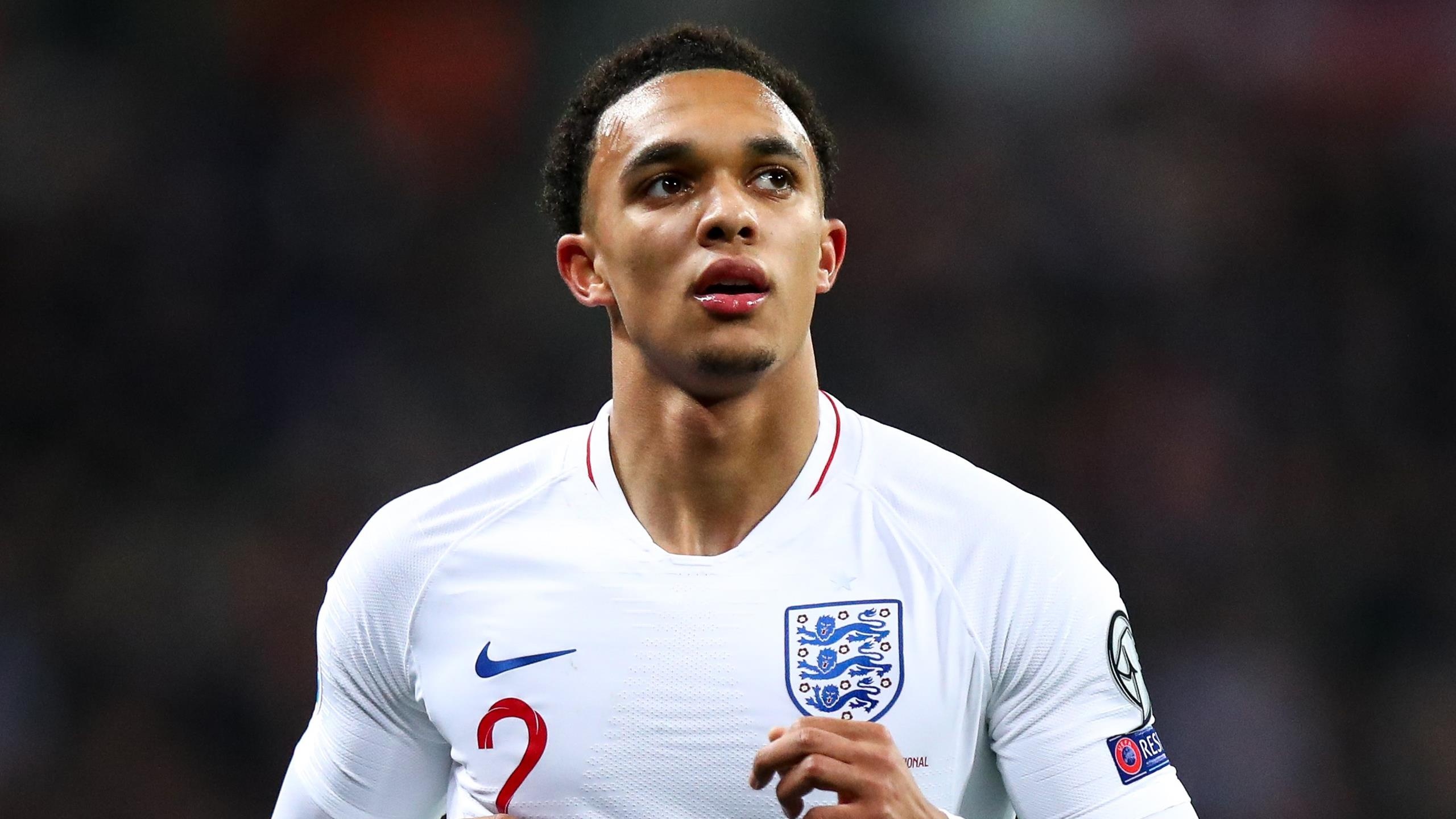 Alexander-Arnold co xung dang du EURO cung tuyen Anh? hinh anh