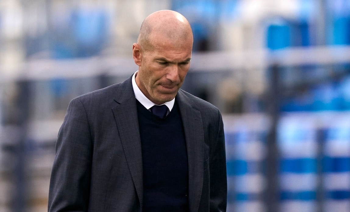 Real Madrid sa sut vi chuyen tuong lai cua HLV Zidane? hinh anh