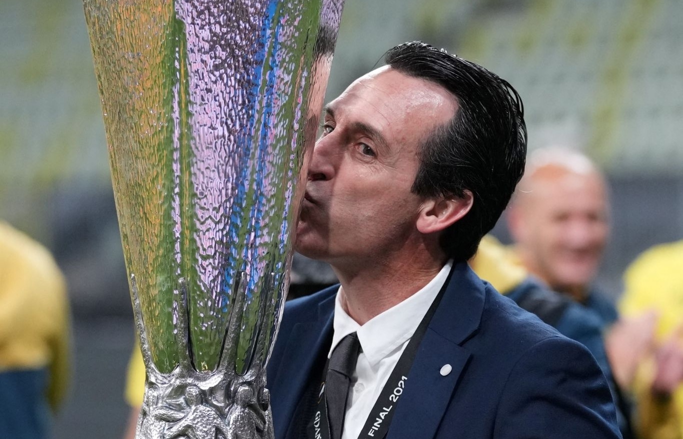 Emery xung danh huyen thoai Europa League hinh anh