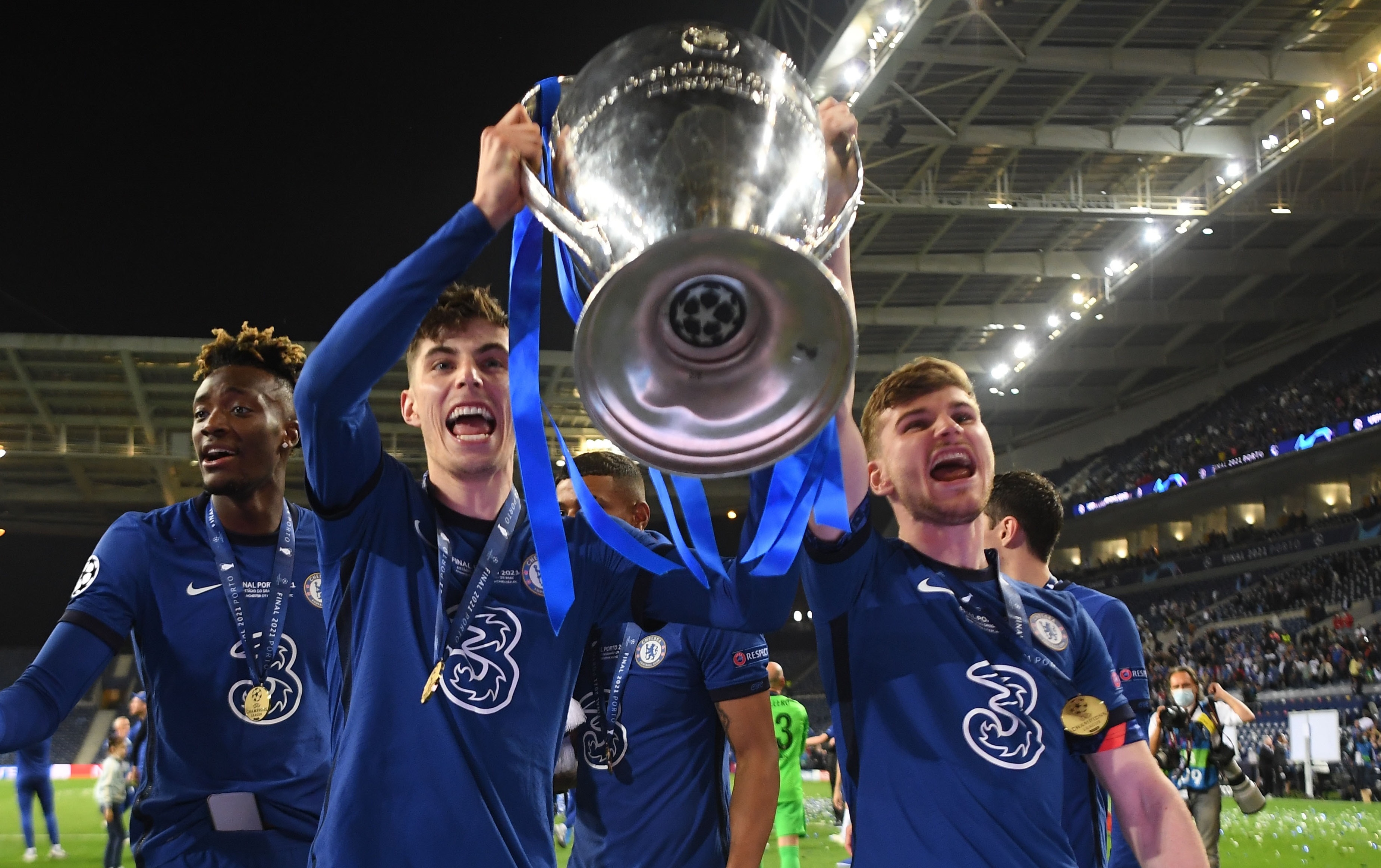 Chelsea mo ra ky nguyen cho nhung ga nha giau thoi hien dai hinh anh