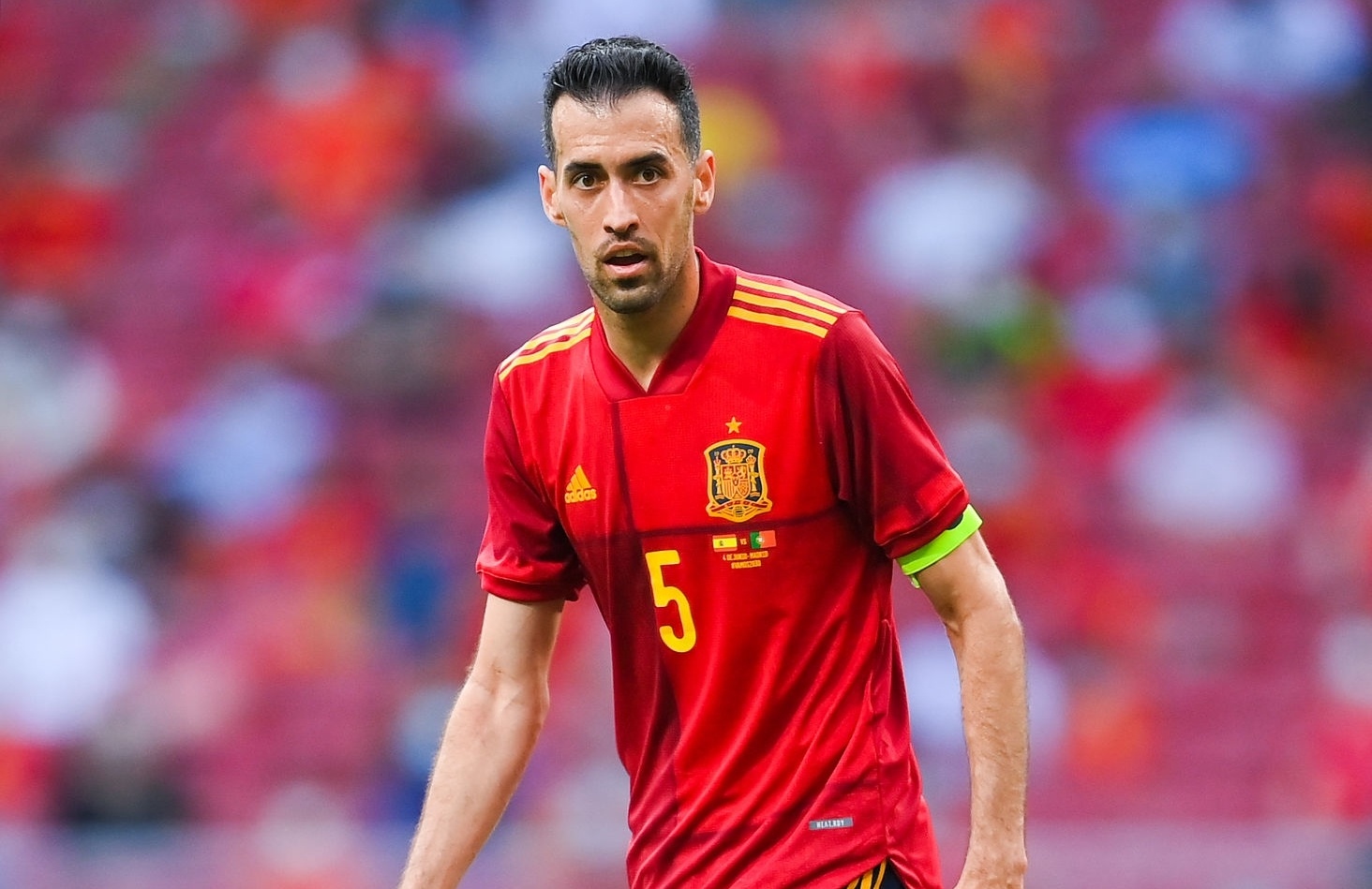 Busquets nhiem Covid-19 anh 1