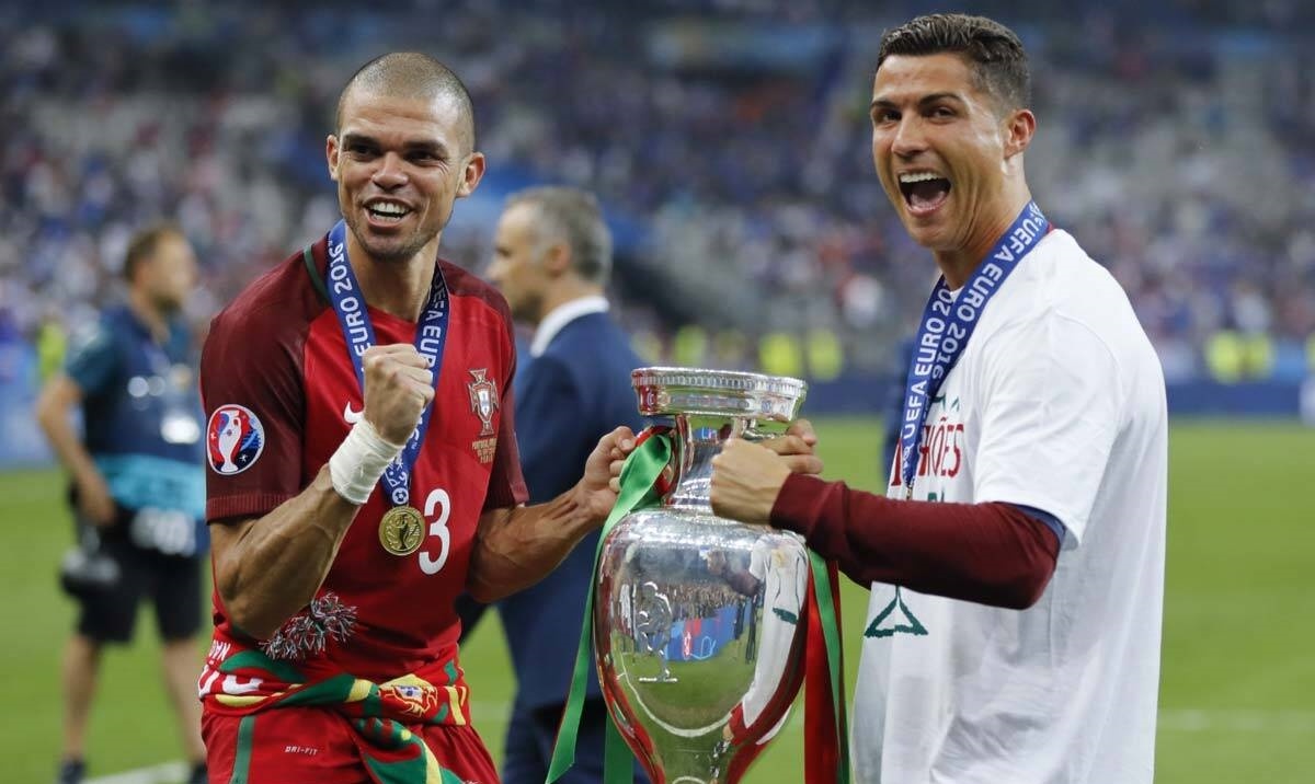 'Nha vo dich Euro thuong khong duoc danh gia cao' hinh anh