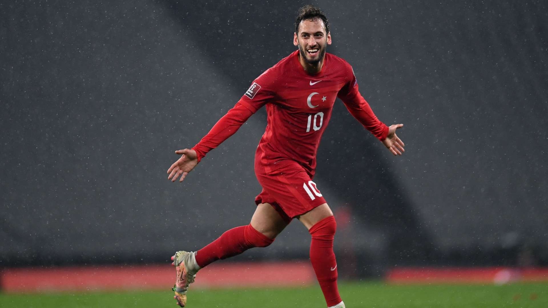 Hakan Calhanoglu anh 2