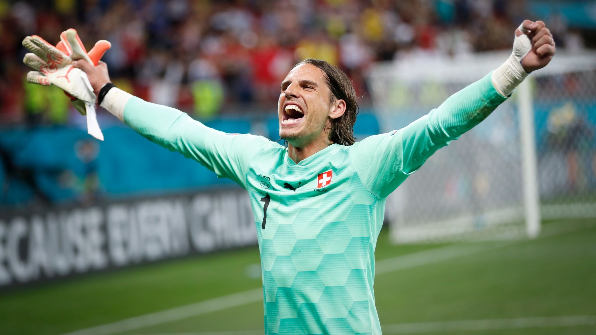 Yann Sommer giup Thuy Si lap ky tich o Euro hinh anh