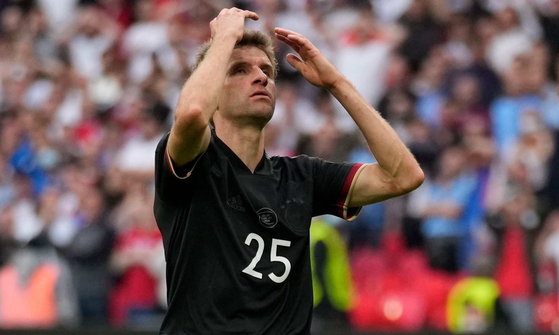 Muller khong hai long voi chien thuat cua HLV Loew hinh anh