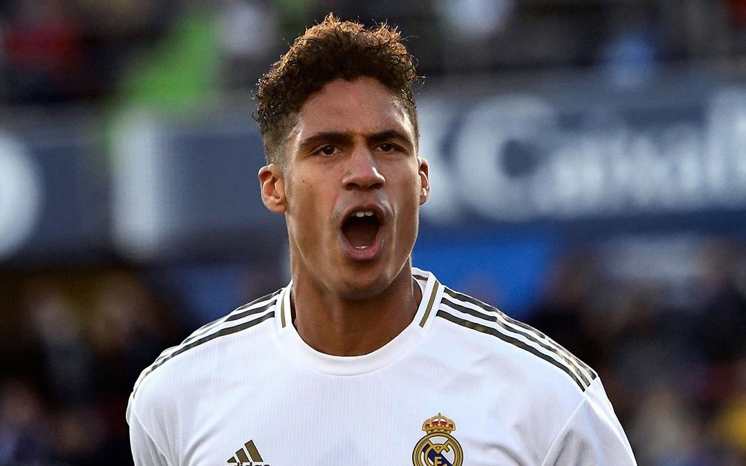 Man United san sang tra luong 60 trieu euro cho Varane hinh anh
