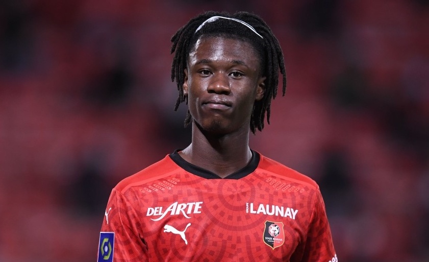 Doi tac chot gia ban dut tien ve trung tam cho Man United hinh anh