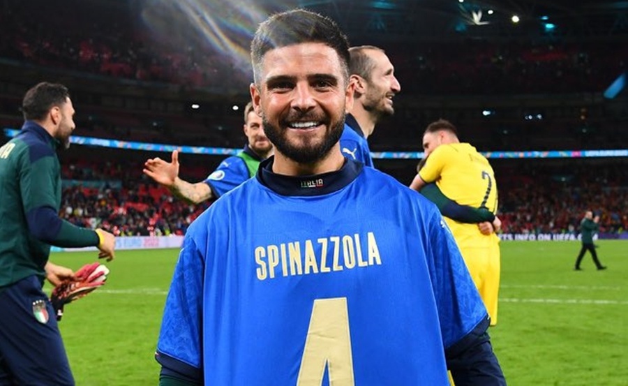 CDV qua khich lao vao an mung cung tuyen Italy hinh anh