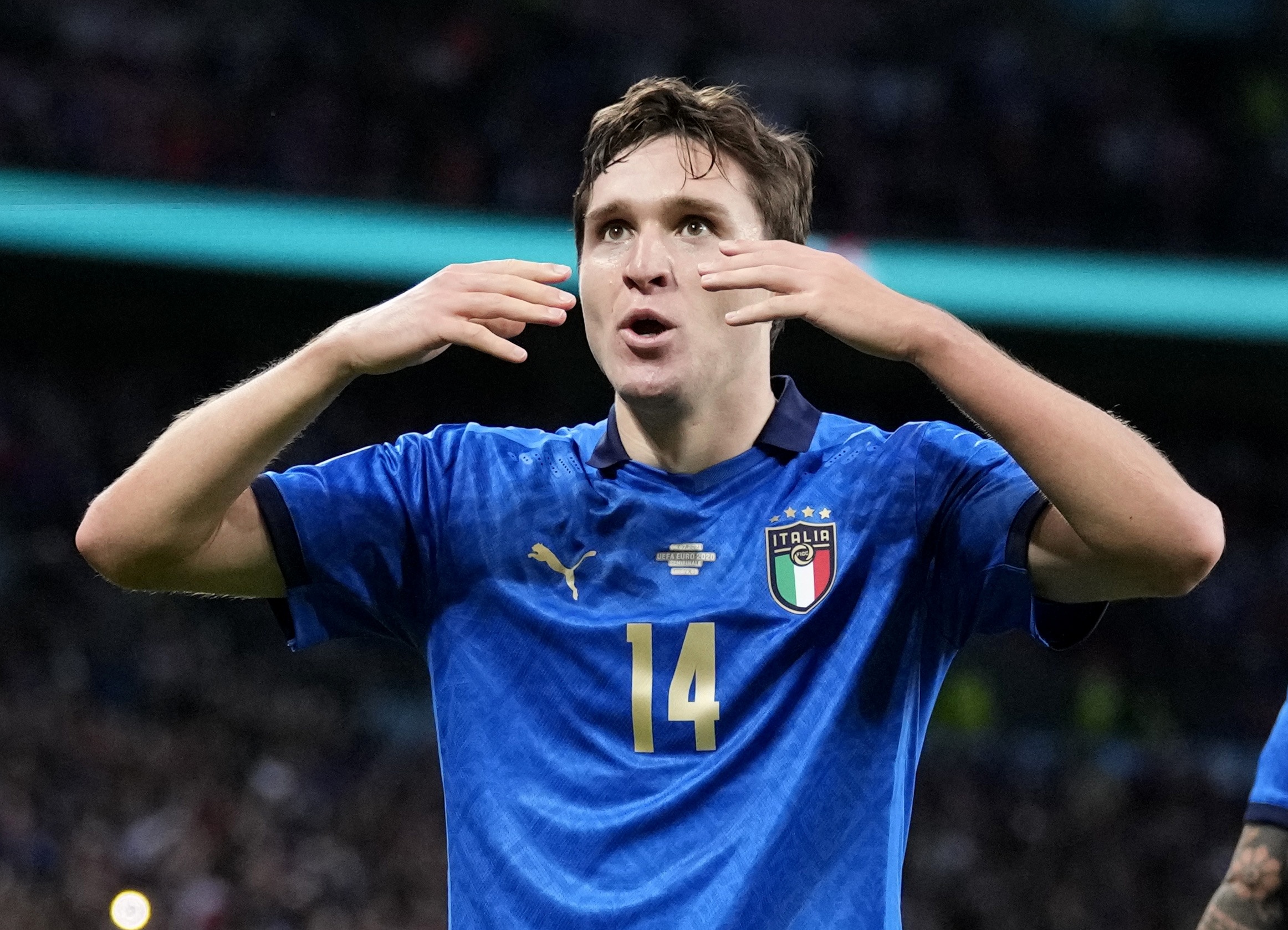 Italy gap bat loi ve lo trinh di chuyen o Euro 2020 hinh anh