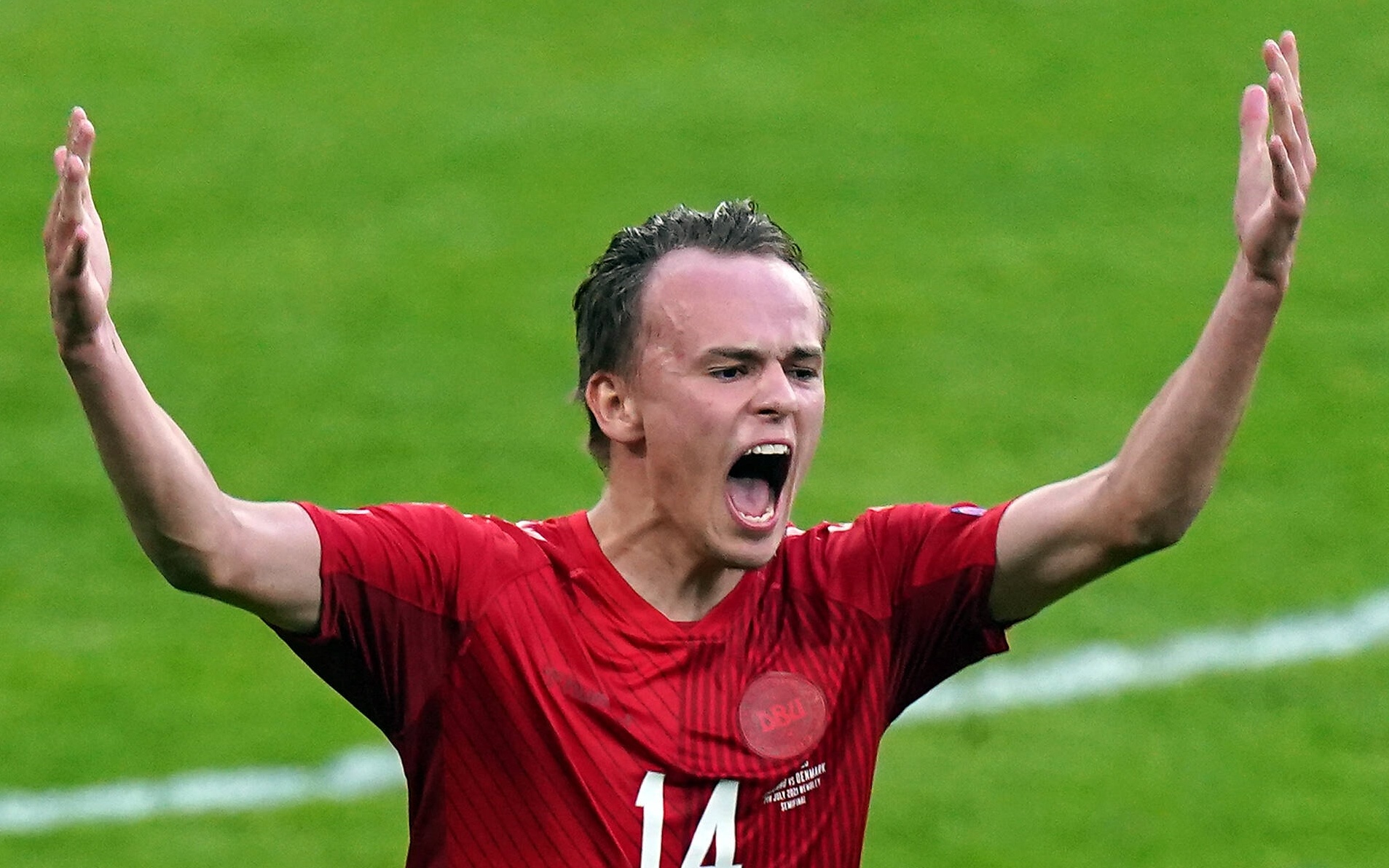 Khi Premier League vay goi Damsgaard hinh anh