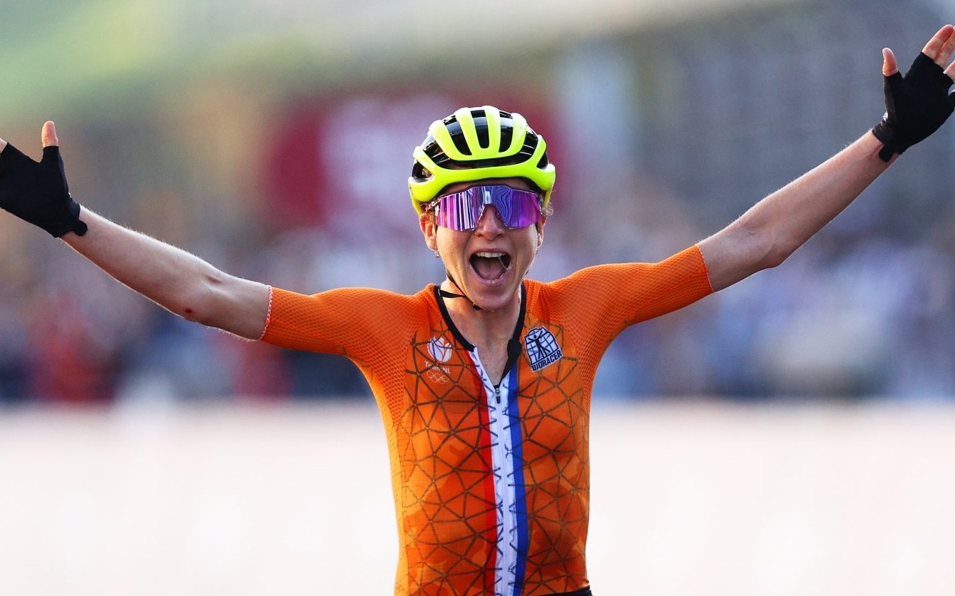 VDV gianh huy chuong vang Olympic sau lan an mung hut hinh anh