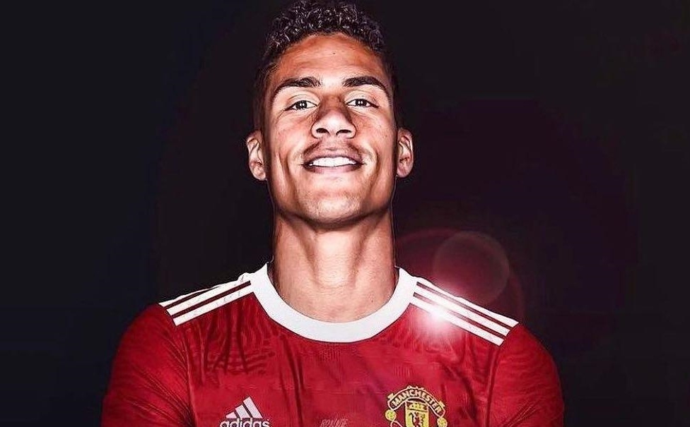 Man United dat thoa thuan chieu mo Varane tu Real hinh anh