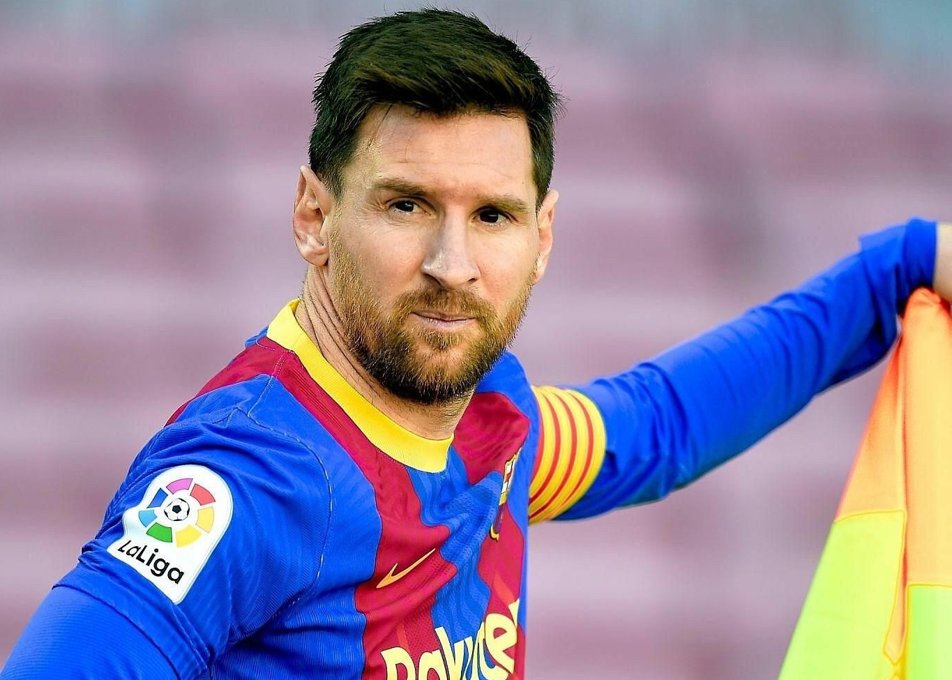 Nha bao Marcotti: 'Messi co the o lai Barcelona' hinh anh