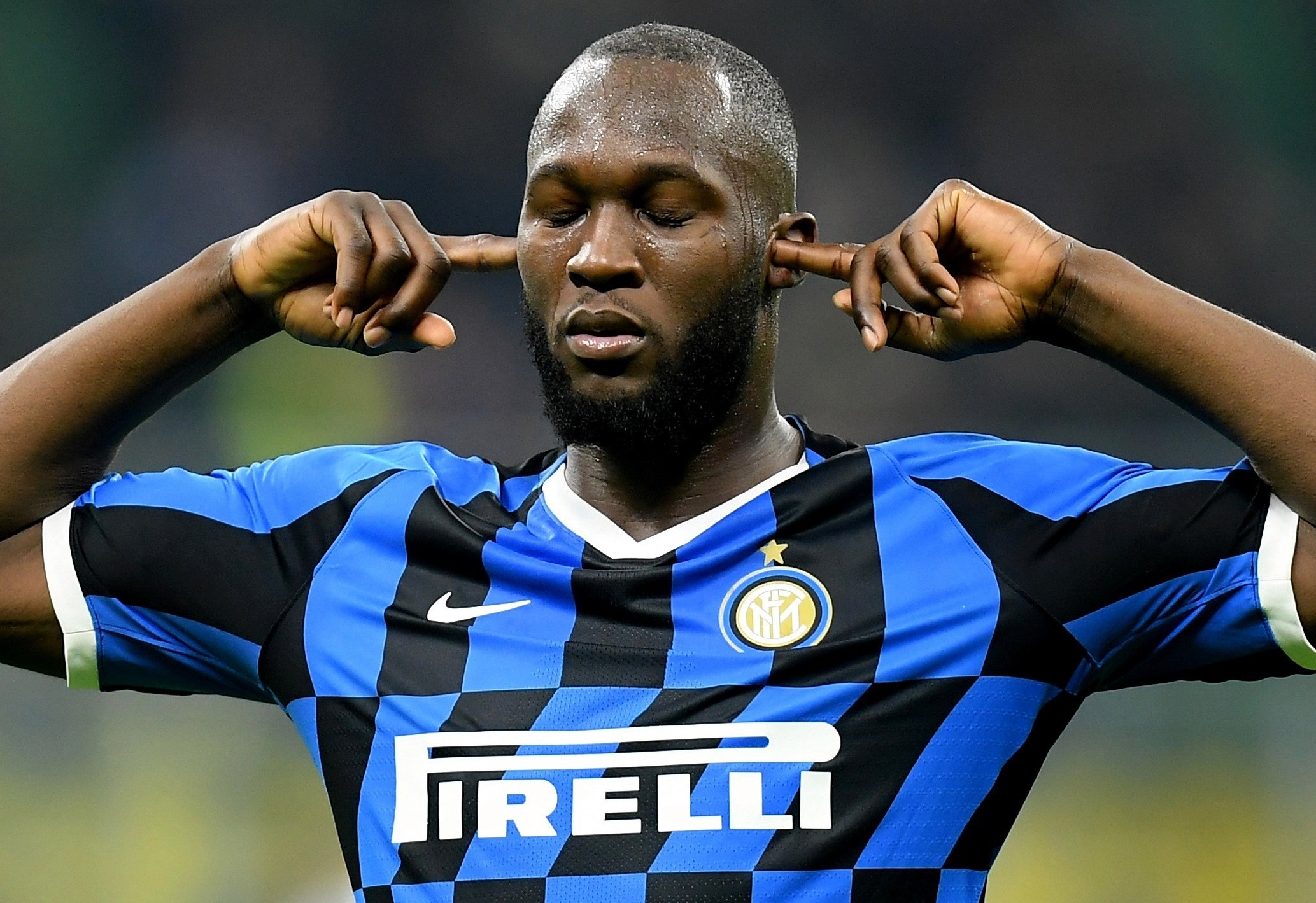 Lukaku o rat gan Chelsea hinh anh