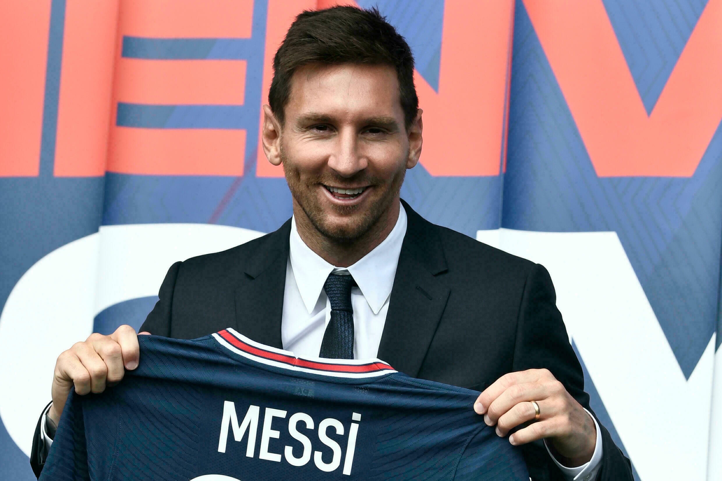 Messi se chao san Parc des Princes o tran gap Strasbourg hinh anh