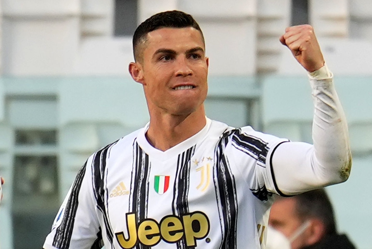 Ronaldo dao choi o Serie A 2021/22 hinh anh