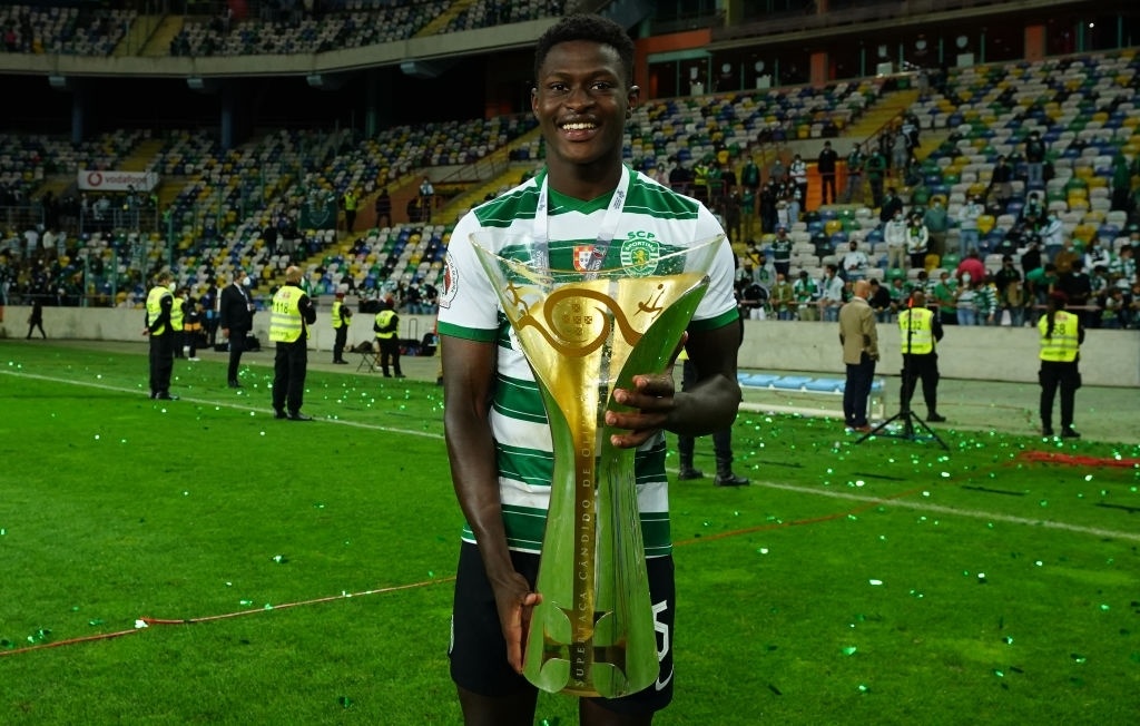 PSG chieu mo Nuno Mendes anh 1