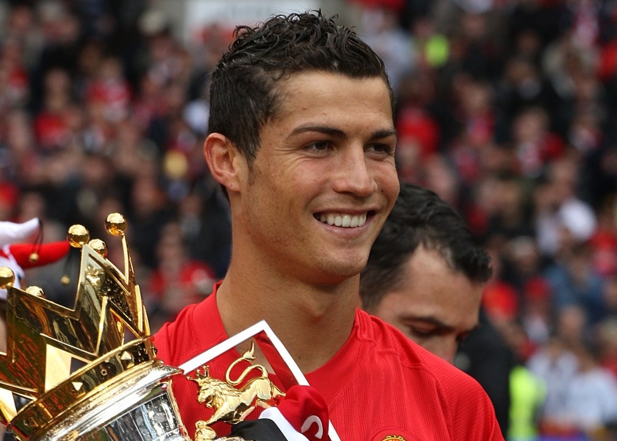 Ronaldo can 135 ban thang de san bang ky luc o Man United hinh anh