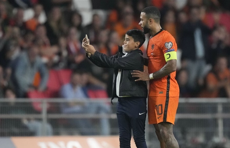 Depay don tim nguoi ham mo anh 1