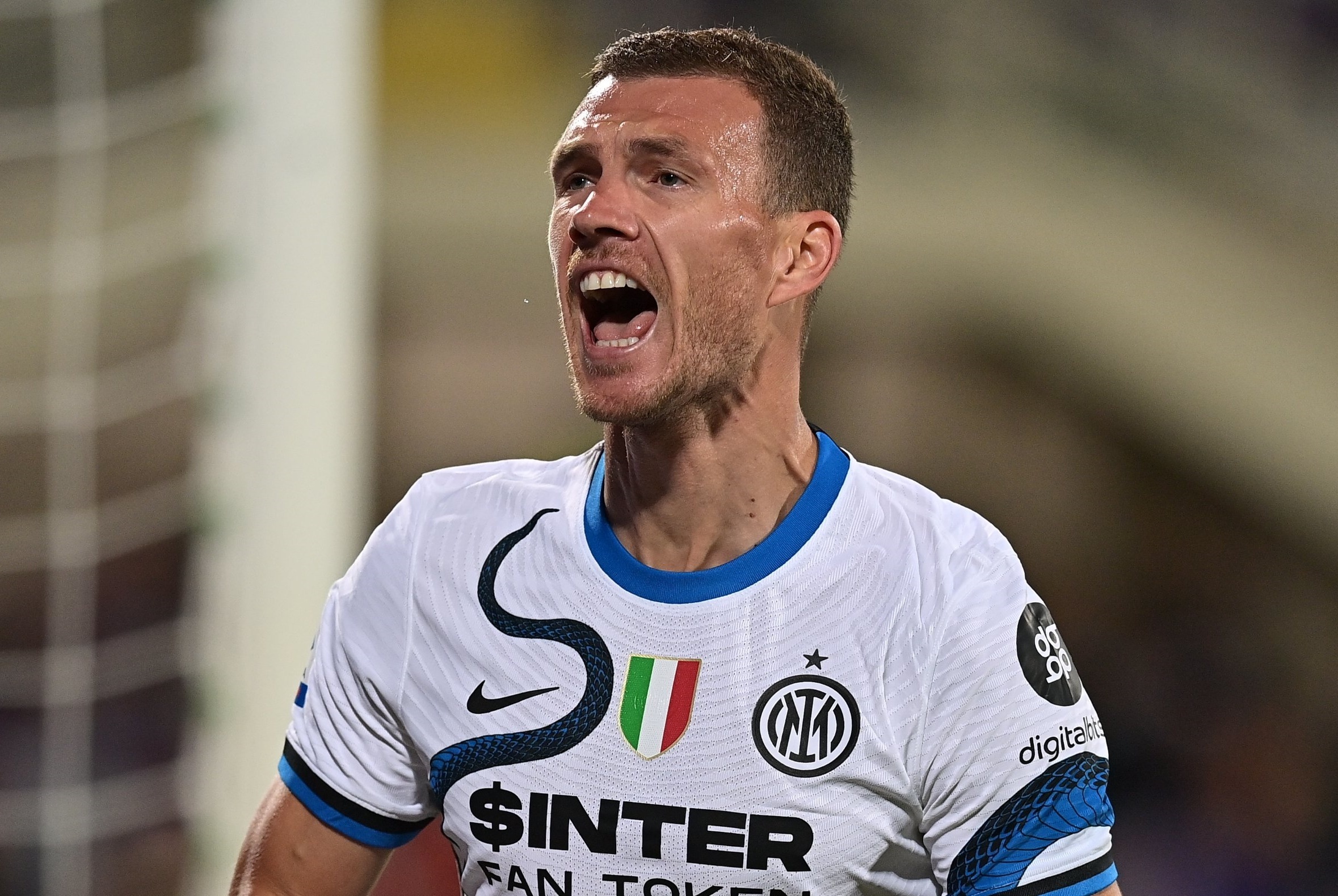 Inter Milan tro lai ngoi dau o Serie A 2021/22 hinh anh