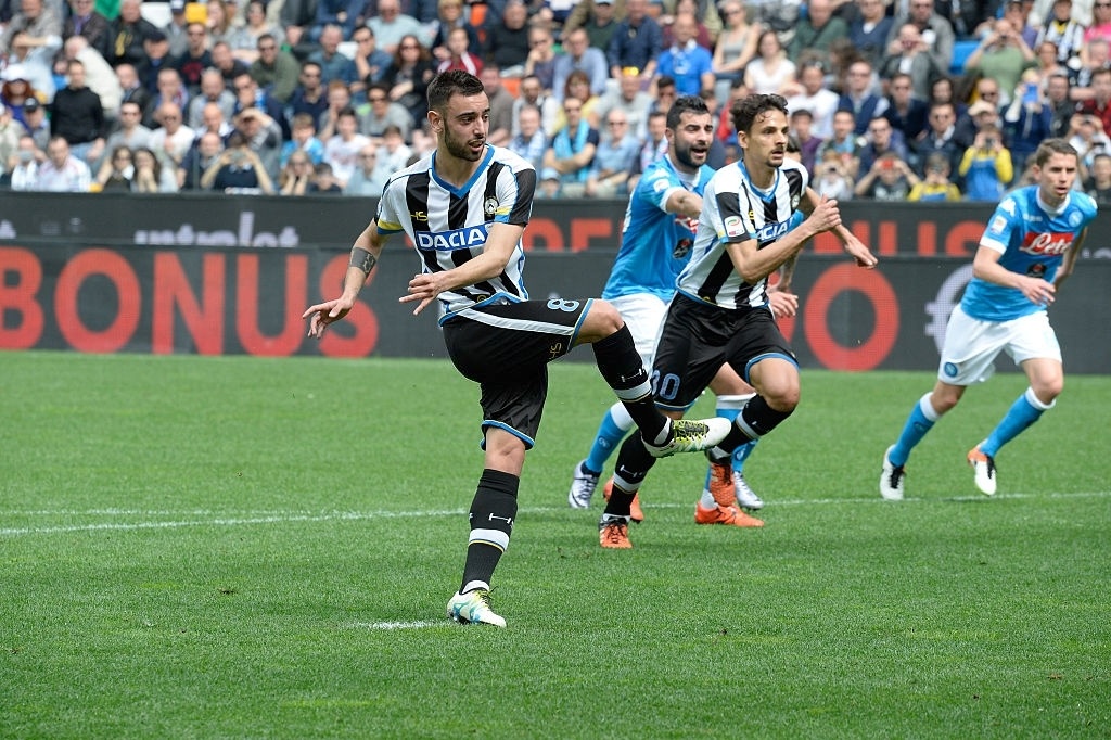 Bruno Fernandes sut hong penalty anh 4