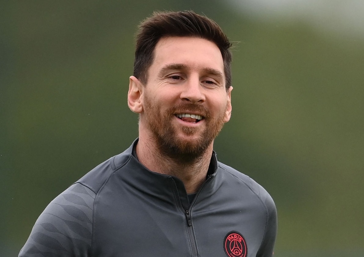 Messi co the ra san o tran gap Man City hinh anh