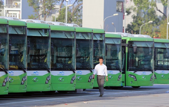 Chi 55 trieu USD, buyt nhanh Ha Noi hon buyt thuong 5 phut hinh anh