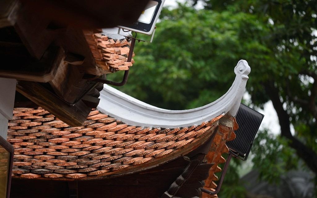 Se phu son mau tram de tra lai ve co kinh cua Van Mieu hinh anh