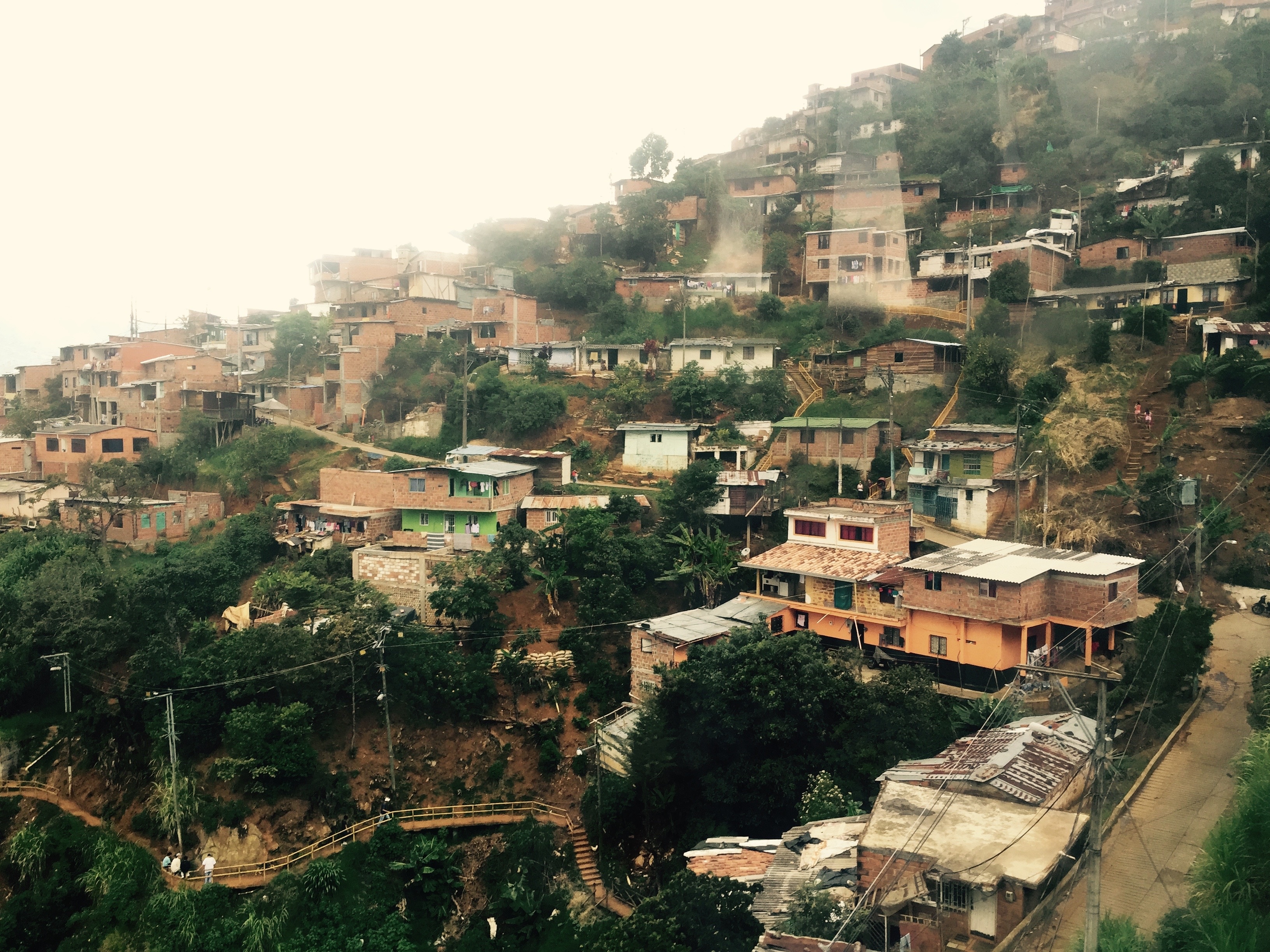 Bay ngang thành phố với cáp treo ảnh 2 Bay ngang thanh pho voi cap treo anh 2