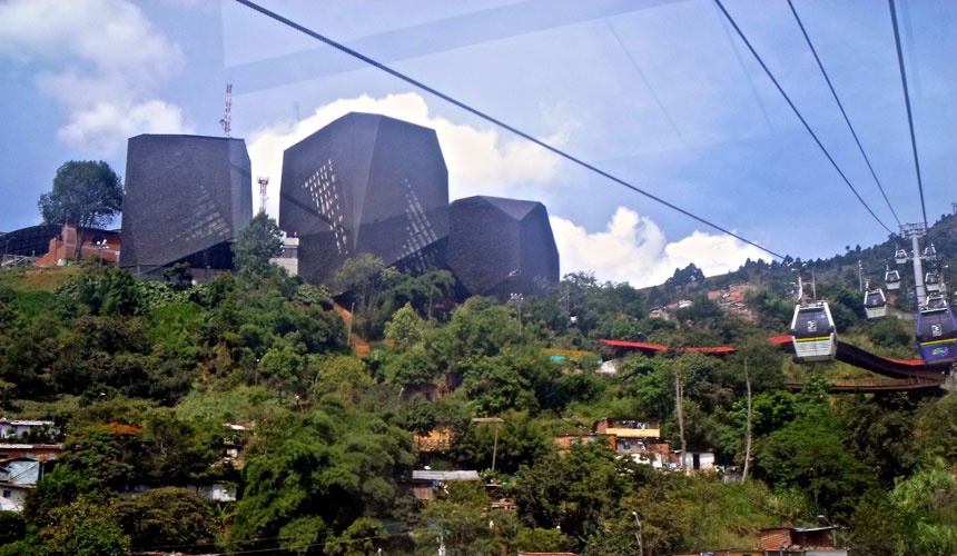 Bay ngang thành phố với cáp treo ảnh 3 Bay ngang thanh pho voi cap treo anh 3