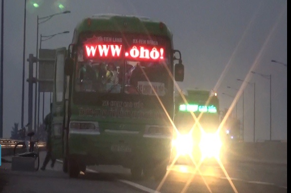 Nha xe don tra khach tren duong cao toc Ha Noi - Hai Phong hinh anh