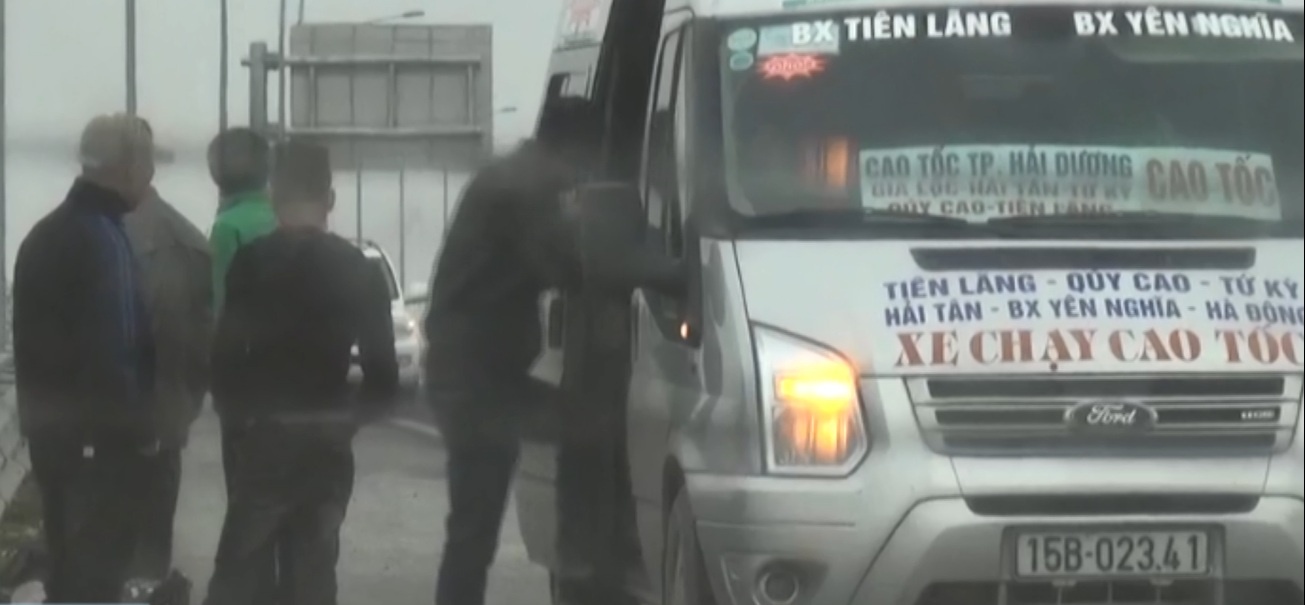 De nghi cat 'lot' nha xe don, tra khach tren duong cao toc hinh anh