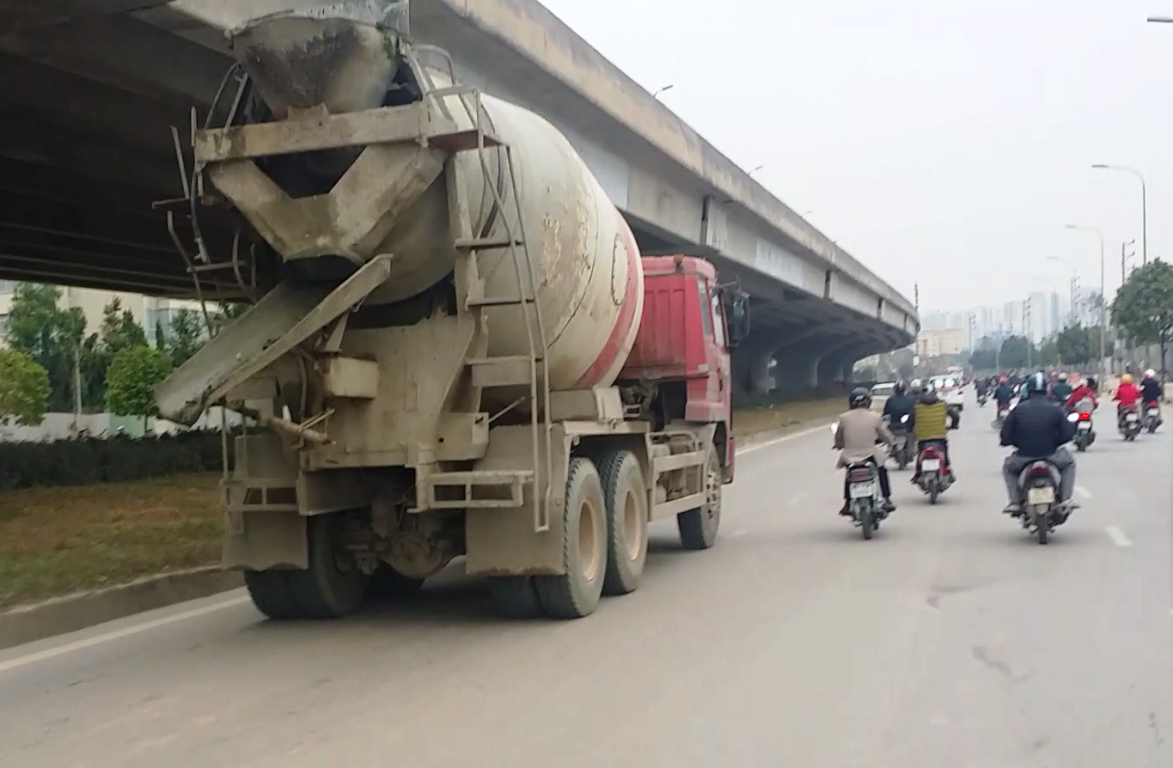 Hà Nội tước phù hiệu gần 400 ôtô liên tục vi phạm tốc độ ảnh 1 Ha Noi tuoc phu hieu gan 400 oto lien tuc vi pham toc do anh 1