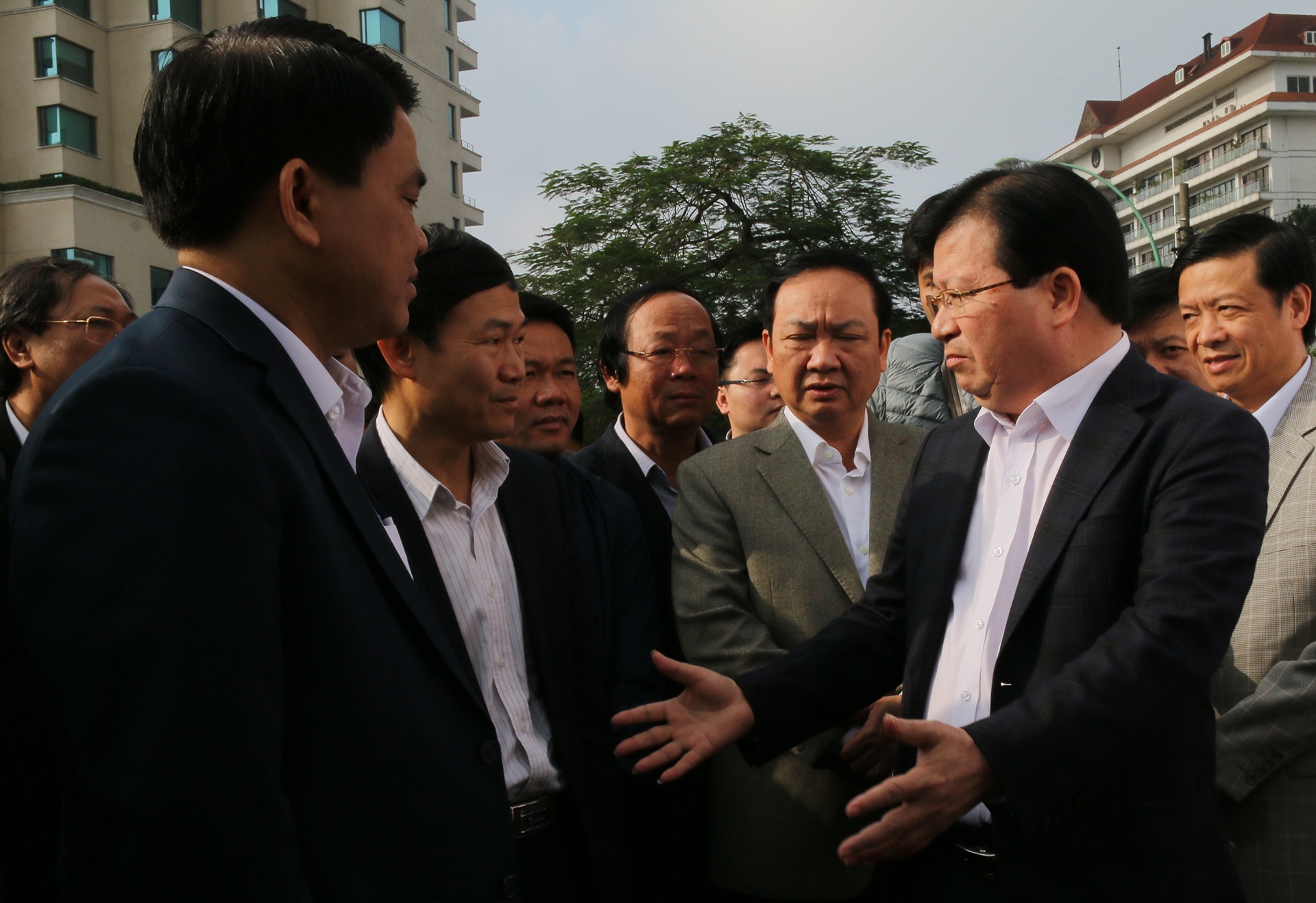 Phai chung minh dieu chinh de song Hong van an toan chong lu anh 1