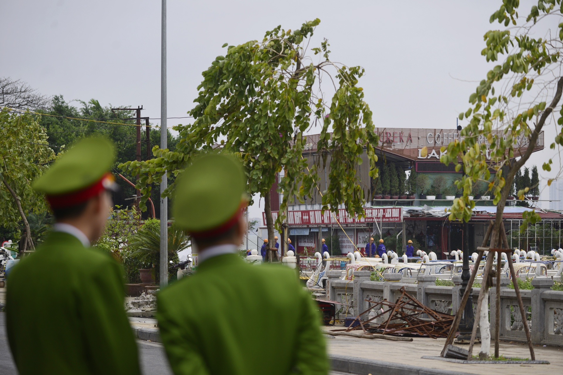 cuong che nha noi du thuyen ho Tay anh 4