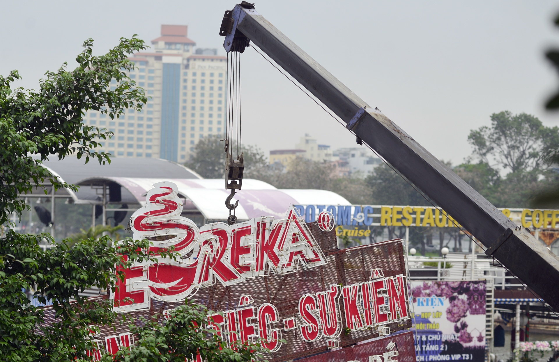 cuong che nha noi du thuyen ho Tay anh 5
