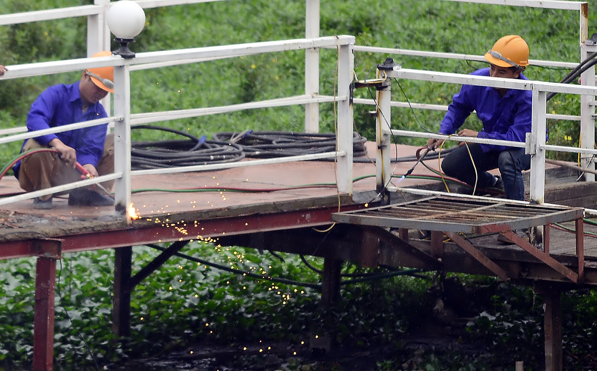 cuong che nha noi du thuyen ho Tay anh 7