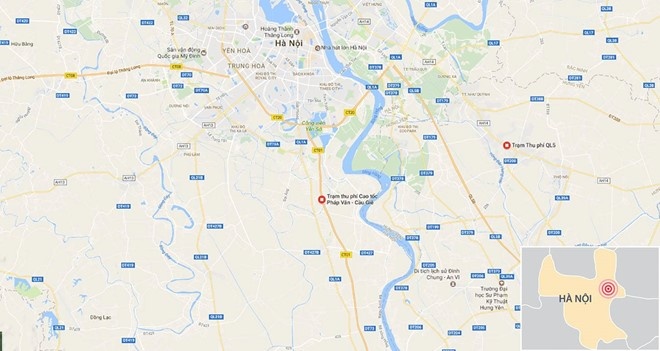 Xe khach phan doi dieu chuyen tuyen bi cau di giua dem anh 3