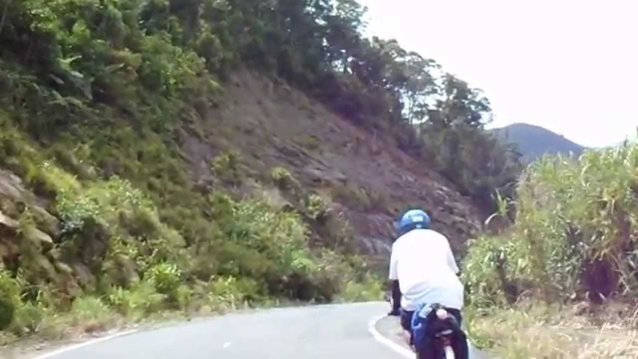 De nghi xu ly lai xe vuot au suyt gay tai nan nghiem trong khi do deo hinh anh